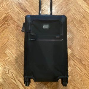 Tumi Alpha 2 22" Expandable Carry-on Luggage
